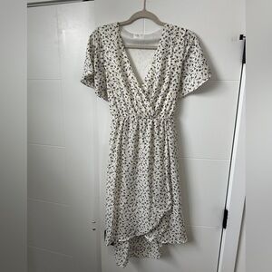 Sienna Sky Short sleeve wrap dress floral size M